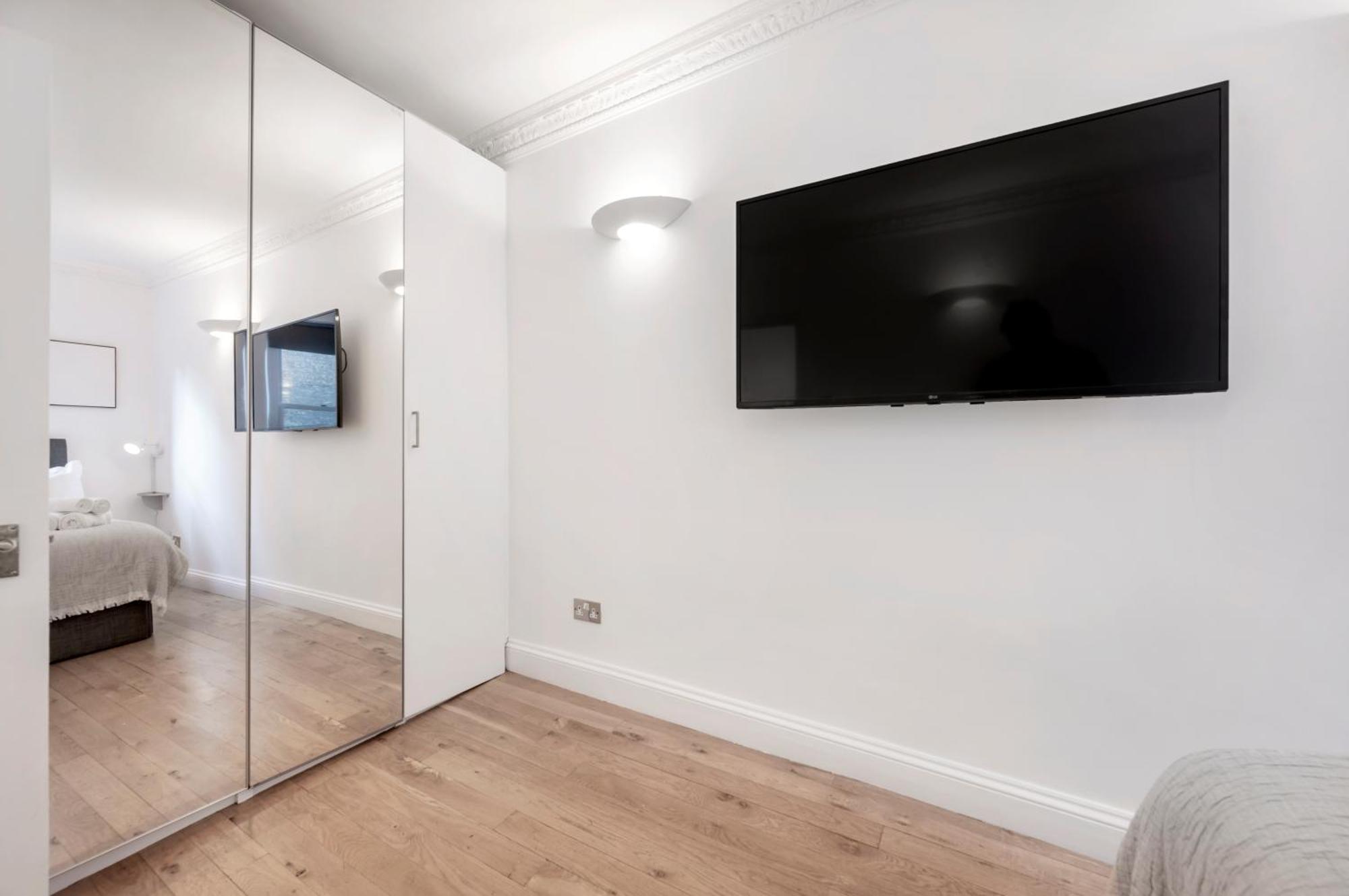 2 Bedr, 3 Beds, 1 Bath Thames, Trafalgar Sq Лондон Экстерьер фото