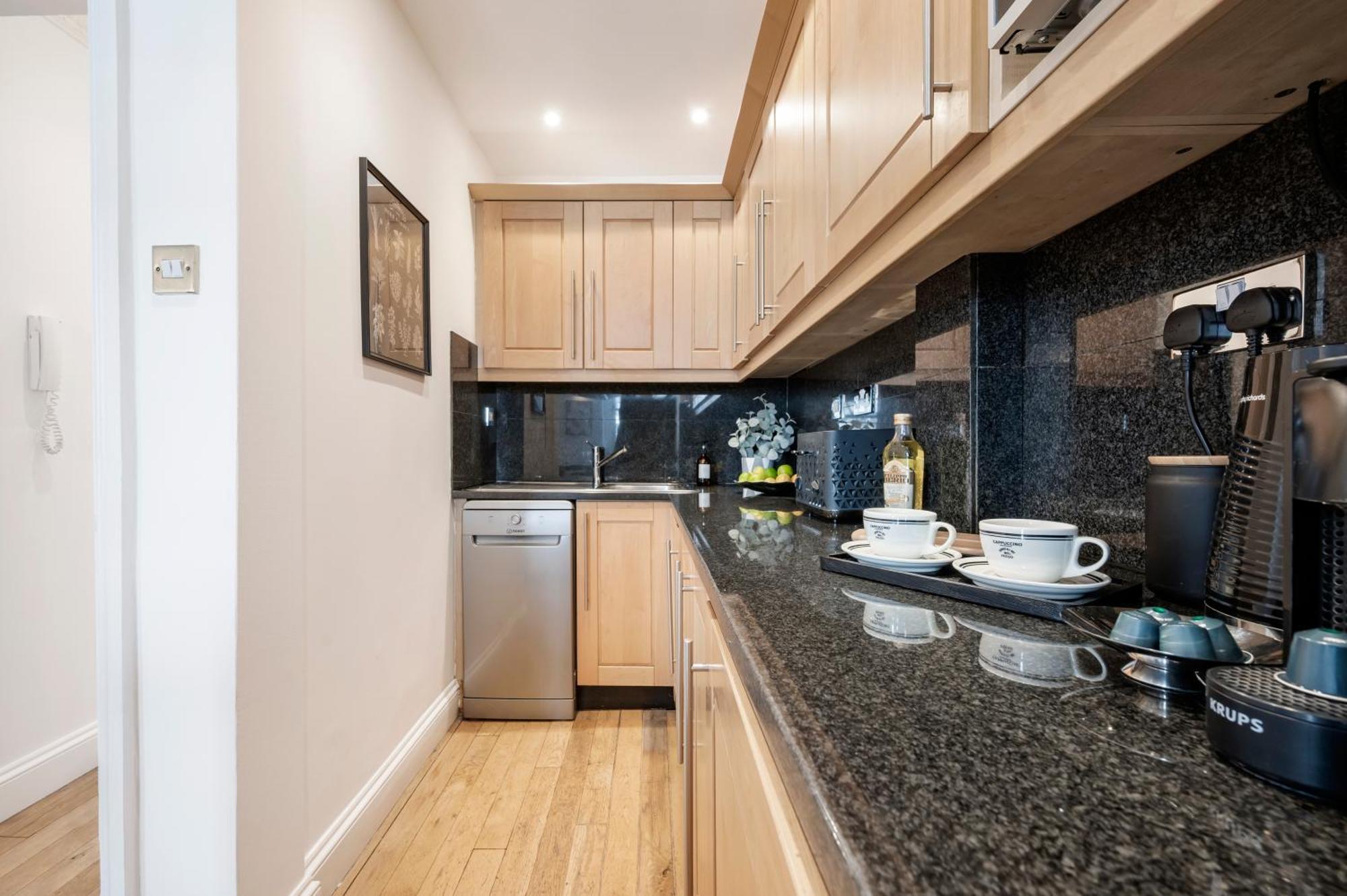 2 Bedr, 3 Beds, 1 Bath Thames, Trafalgar Sq Лондон Экстерьер фото